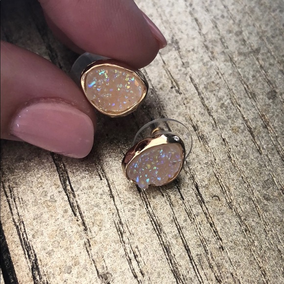 Host Pick 💖NWT Iridescent druzy earrings - Picture 4 of 4